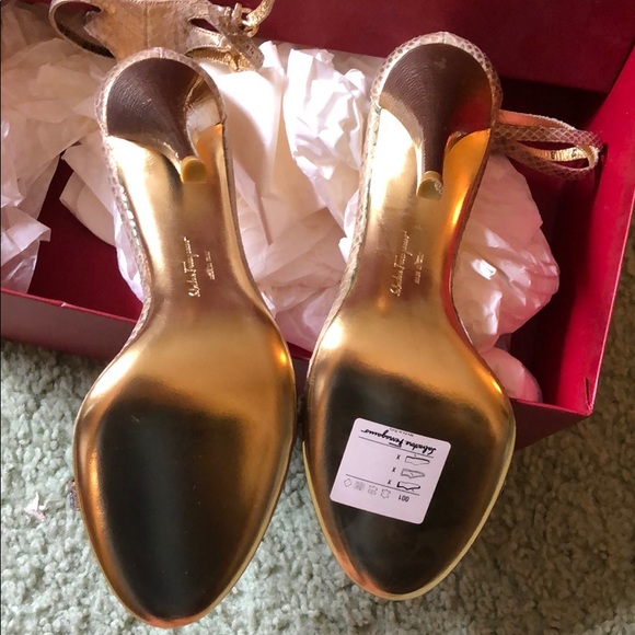 salvatore Ferragamo TIROSINA 8 cm size 9 NTW - Picture 2 of 6